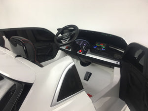 Audi Q5 version 2 places 12 volts ou version 4 moteurs + MP4 deux places